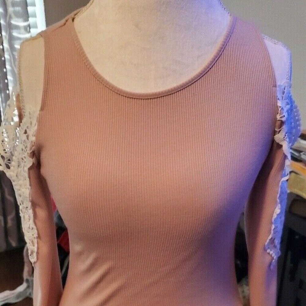 Women's Shirt with Lace shoulders cut out Size S